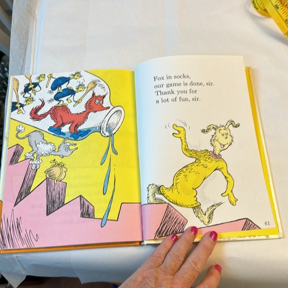🎉2/15.00🎉 Fox in Socks , Dr Seuss , rare find, cover top shown, pages clean - Picture 10 of 14